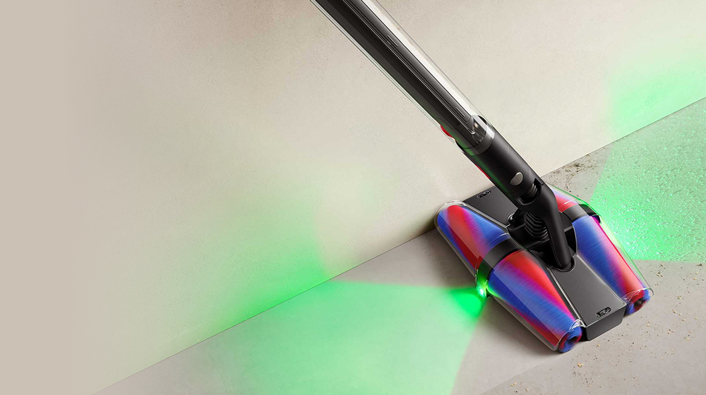 Čistilna glava Fluffycones sesalnika Dyson PencilVac očisti prah in umazanijo.